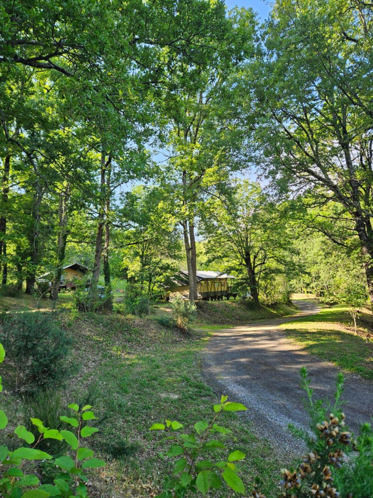 Camping La Serre Aigues-Vives  Eksteriør bilde
