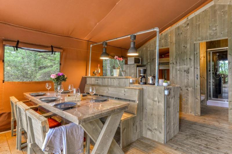 Camping La Serre Aigues-Vives  Eksteriør bilde