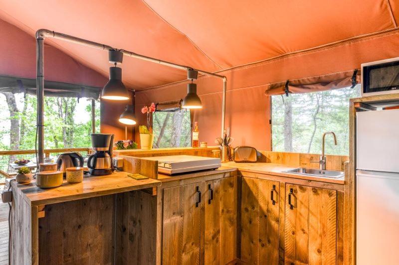 Camping La Serre Aigues-Vives  Eksteriør bilde