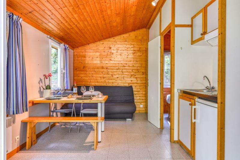 Camping La Serre Aigues-Vives  Eksteriør bilde